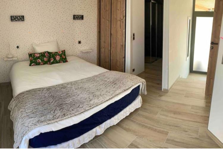 Chambre Avec Salle De Bains Privative Hermonville 外观 照片